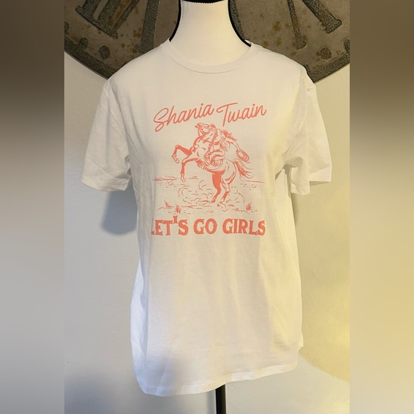 Tops - Shania Twain White and Pink T-Shirt